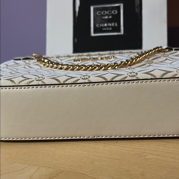 Michael Kors Jet Set Cream and Gold Women's Bag with Chain NWT $398 retail - Picture 3 of 9